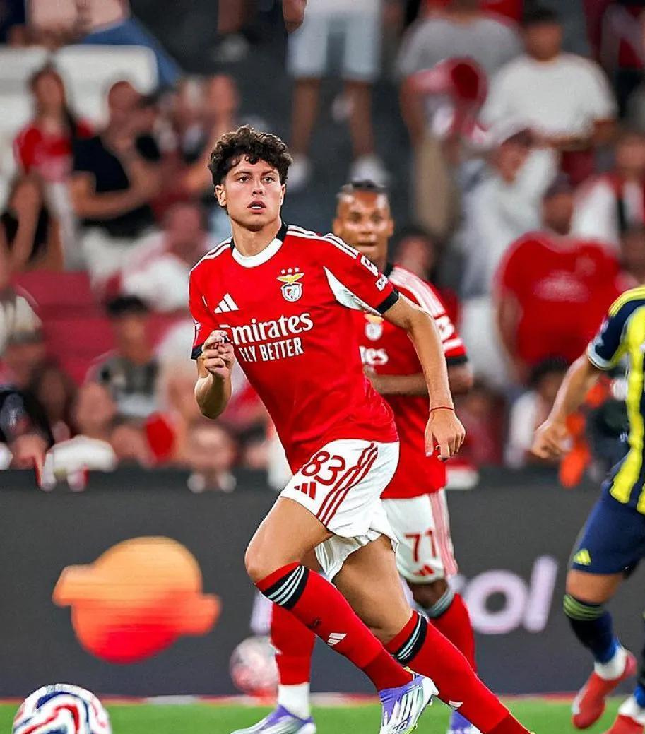 关于本菲卡赛前迎来里程碑，志在英超名次提升，媒体盛赞，赛程密集仍需轮换的信息-爱游戏登录入口