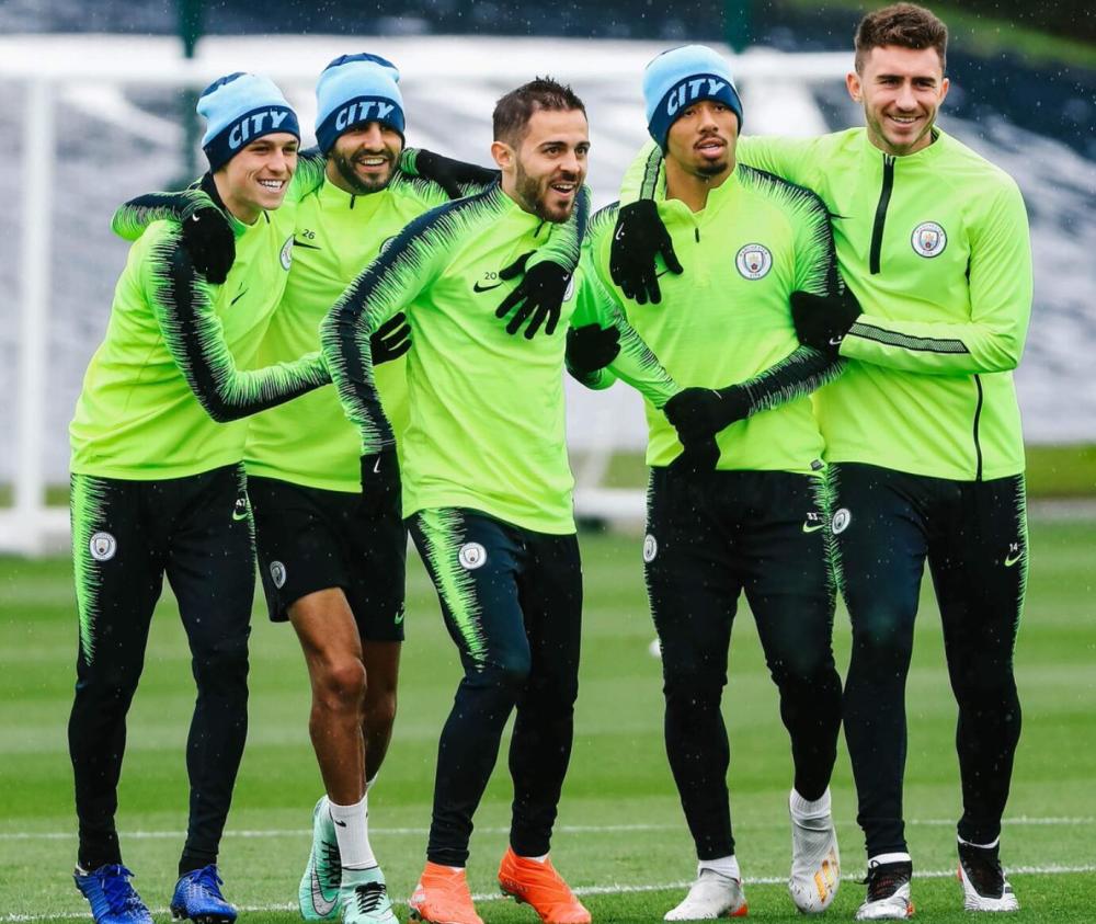 包含足总杯倒计时，丹佛掘金今晚复出首秀，细节引发关注，赛场秩序良好，阵容厚度经受考验的词条